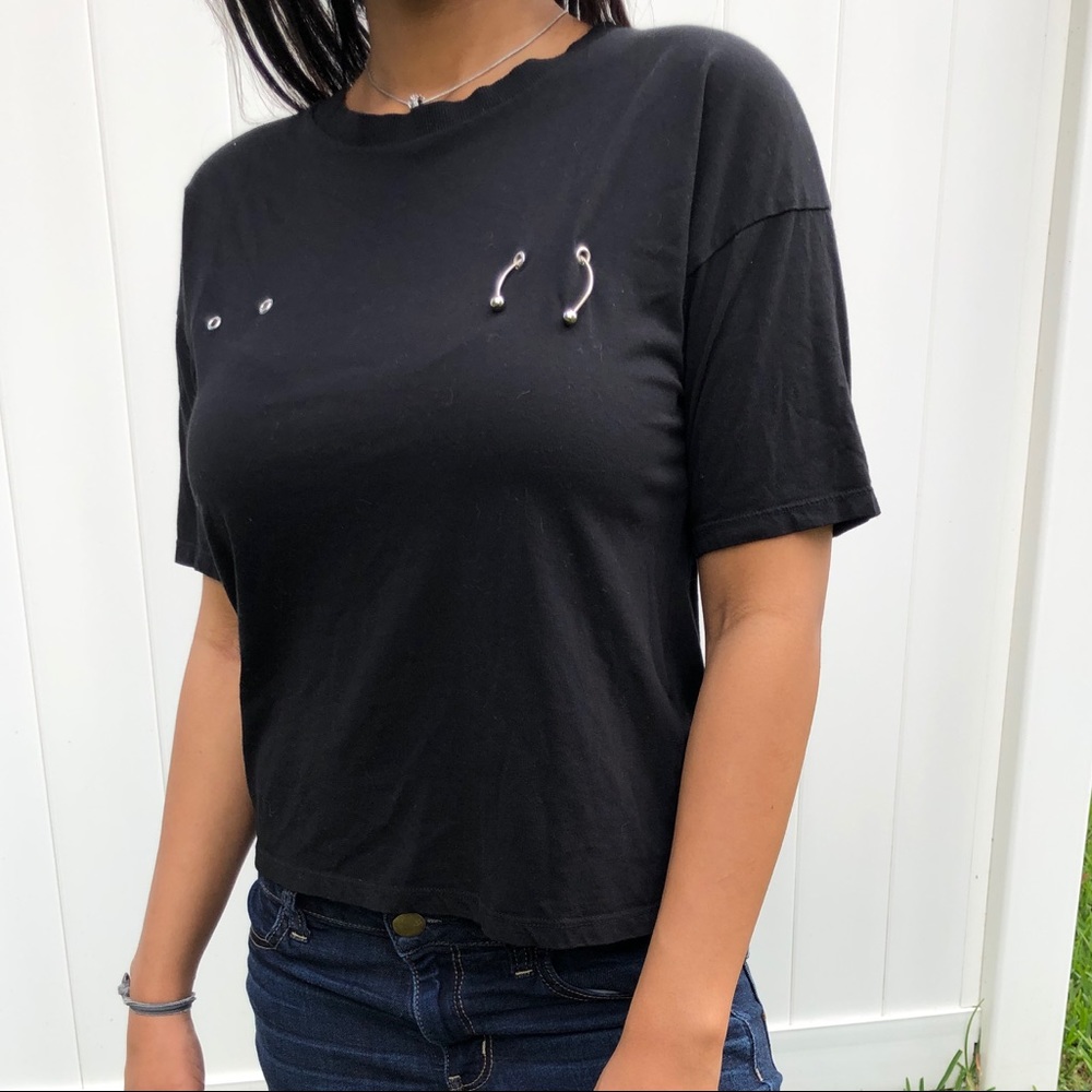 Nipple piercing top